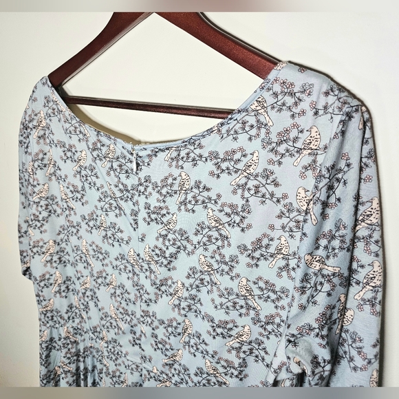 Plus Womens Bird Pattern Dress - Picture 4 of 8